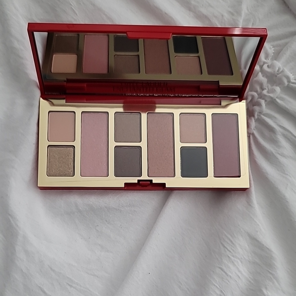 Red Eyeshadow Palette